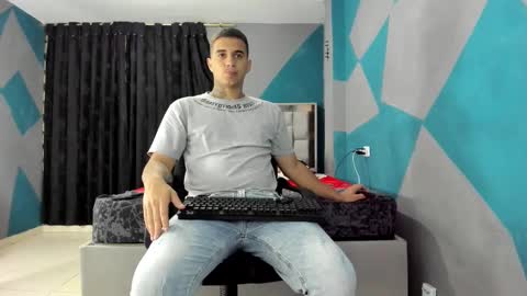 Snapshot of simonkeler chatting on February 19, 2025, 9:14 pm SIMON KELER online show from February 19, 2025, 9:14 pm