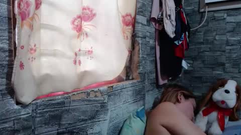 Ela online show from April 21, 2026, 1:07 am