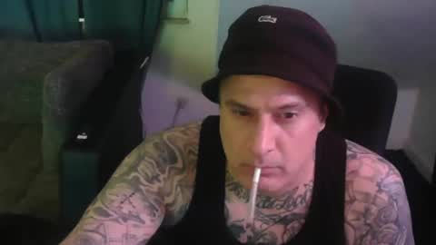 sinalco1975 online show from October 22, 2025, 2:56 am