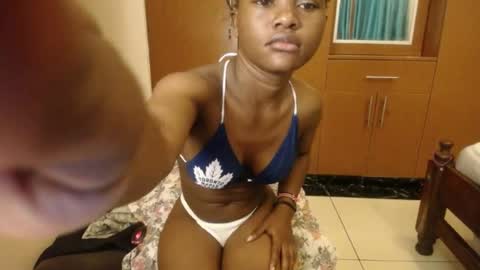 Elsy online show from April 15, 2026, 3:08 pm