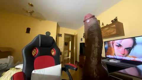 SindyCross online show from December 5, 2025, 8:49 pm