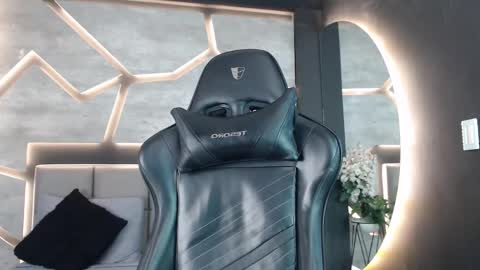 Snapshot of sinlickerr chatting on February 26, 2026, 7:35 pm SinLickerr online show from February 26, 2026, 7:35 pm