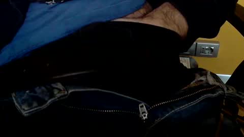 Snapshot of sinthesi chatting on January 23, 2025, 1:02 pm Alex online show from January 23, 2025, 1:02 pm