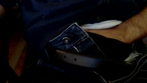 Snapshot of sinthesi chatting on October 17, 2025, 11:35 am Alex online show from October 17, 2025, 11:35 am