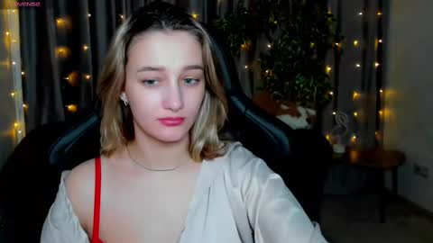 Sinty Noria online show from March 10, 2025, 4:07 am