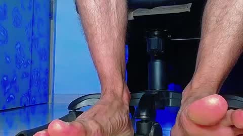 only foot                         worshipers here online show from October 22, 2025, 2:45 am