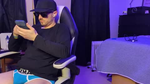 Snapshot of sirdaddymcqween chatting on February 23, 2026, 9:06 am Sir Daddy McQween online show from February 23, 2026, 9:06 am