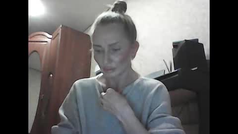 Snapshot of siren_voise chatting on February 19, 2026, 1:18 pm siren_voise online show from February 19, 2026, 1:18 pm