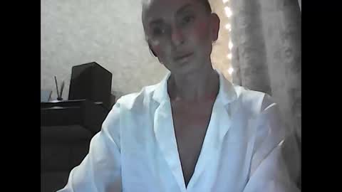 Snapshot of siren_voise chatting on February 26, 2026, 1:43 pm siren_voise online show from February 26, 2026, 1:43 pm