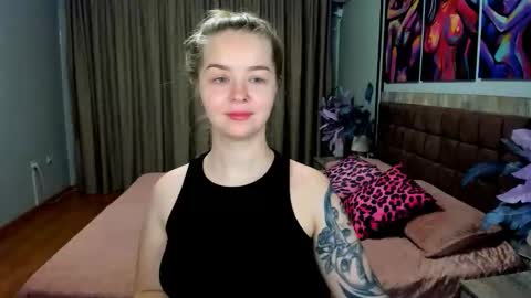 Snapshot of sirenabloom chatting on May 8, 2026, 4:18 am SirenaBloom online show from May 8, 2026, 4:18 am