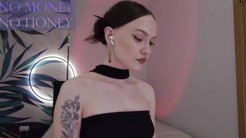 Goddess Sirena online show from March 10, 2026, 7:57 am