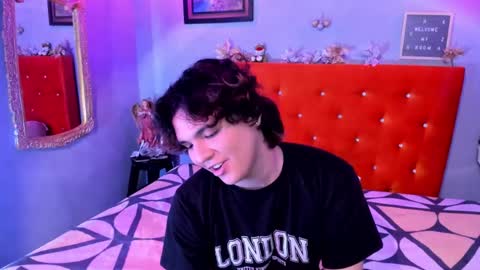 Snapshot of sirius_angels chatting on December 1, 2024, 7:36 pm Sirius angels online show from December 1, 2024, 7:36 pm