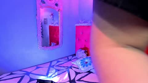 Snapshot of sirius_angels chatting on December 3, 2024, 9:23 pm Sirius angels online show from December 3, 2024, 9:23 pm