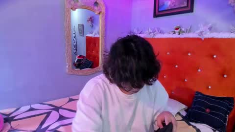 Snapshot of sirius_angels chatting on December 5, 2024, 12:30 am Sirius angels online show from December 5, 2024, 12:30 am