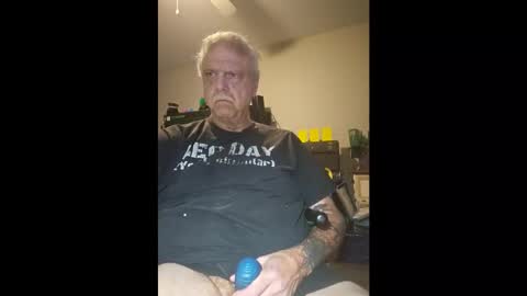 Snapshot of sirlancealot10011 chatting on December 17, 2025, 3:45 am steve online show from December 17, 2025, 3:45 am