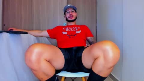 Call me papi online show from April 1, 2026, 4:35 am