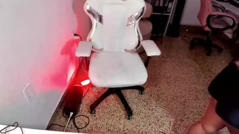 Snapshot of siryenay_ chatting on January 15, 2026, 5:34 am Siryenay online show from January 15, 2026, 5:34 am