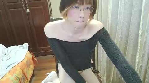 Sissy Ada online show from December 15, 2025, 1:04 pm