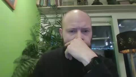 sixten19795 online show from December 17, 2025, 7:47 am