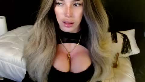 Snapshot of sizzling_cassie130 chatting on July 1, 2026, 1:18 am Cassie online show from July 1, 2026, 1:18 am