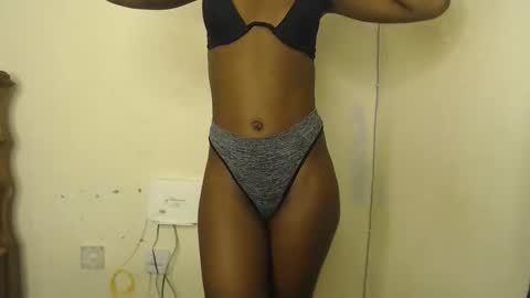 sizzly_ass online show from April 11, 2026, 11:14 am