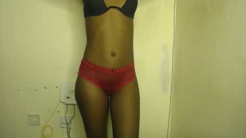 Snapshot of sizzly_ass chatting on April 18, 2026, 10:21 pm sizzly_ass online show from April 18, 2026, 10:21 pm