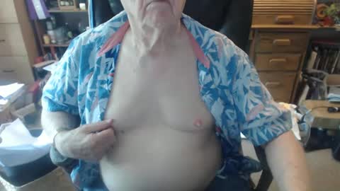 sjbottomboi online show from October 7, 2025, 8:39 pm