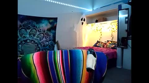 SkankHUNTRx online show from October 16, 2025, 6:53 pm