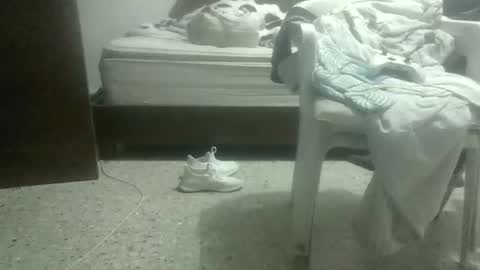 Snapshot of skanky_little_dolls chatting on January 7, 2026, 7:22 am skanky_little_dolls online show from January 7, 2026, 7:22 am