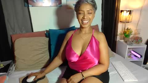 Snapshot of skar_queen11 chatting on October 26, 2025, 2:28 am Skarlleth online show from October 26, 2025, 2:28 am