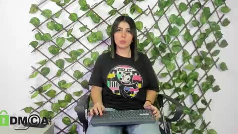 Skarlet online show from September 14, 2025, 4:39 pm