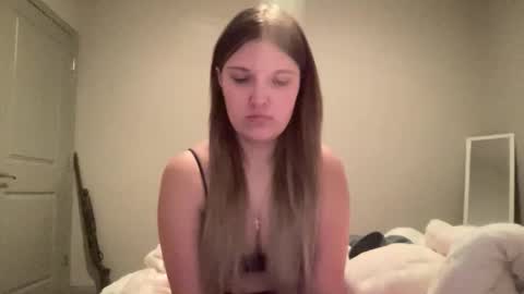 Snapshot of skiimaskabby chatting on February 4, 2026, 4:40 am skiimaskabby online show from February 4, 2026, 4:40 am