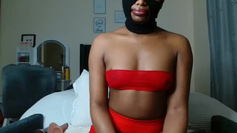 Krystal Belle online show from December 4, 2024, 10:46 am