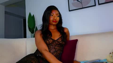Krystal Belle online show from October 7, 2025, 9:39 am