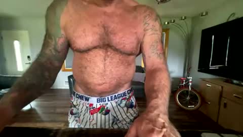 Snapshot of skimaskedbeef chatting on July 9, 2026, 10:47 pm BEEF online show from July 9, 2026, 10:47 pm