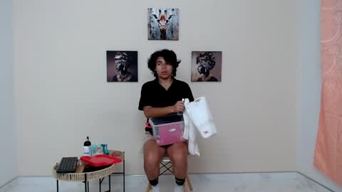 Snapshot of skinny18sexy chatting on April 12, 2026, 2:49 am skinny online show from April 12, 2026, 2:49 am