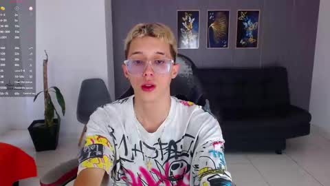 skinny_bigcock20 online show from November 22, 2025, 8:52 pm