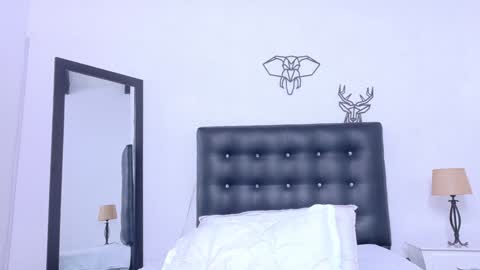 skinny_hottie18 online show from February 1, 2025, 4:00 pm