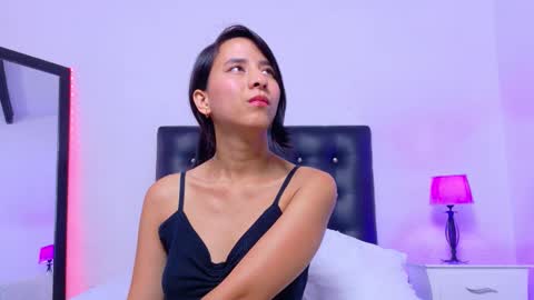 skinny_hottie18 online show from October 6, 2025, 1:52 pm