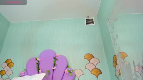 Snapshot of skinny_linda chatting on January 24, 2025, 4:17 pm online show from January 24, 2025, 4:17 pm