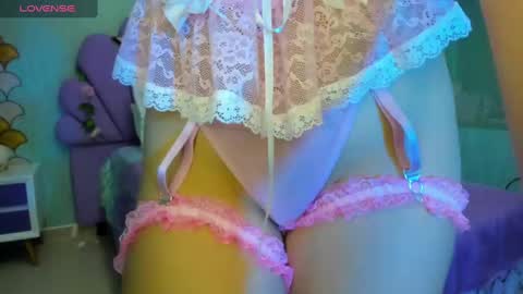 Snapshot of skinny_linda chatting on January 25, 2025, 10:19 am online show from January 25, 2025, 10:19 am