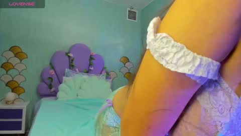 Snapshot of skinny_linda chatting on February 1, 2025, 10:15 am online show from February 1, 2025, 10:15 am