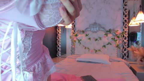 Snapshot of skinny_linda chatting on February 7, 2025, 5:51 pm online show from February 7, 2025, 5:51 pm