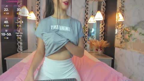 Snapshot of skinny_linda chatting on February 13, 2025, 10:12 am online show from February 13, 2025, 10:12 am