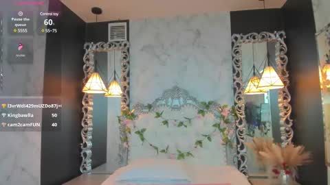Snapshot of skinny_linda chatting on February 13, 2025, 1:15 pm online show from February 13, 2025, 1:15 pm