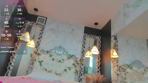 Snapshot of skinny_linda chatting on February 13, 2025, 4:17 pm online show from February 13, 2025, 4:17 pm