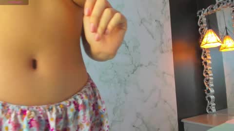 Snapshot of skinny_linda chatting on March 1, 2025, 4:33 pm online show from March 1, 2025, 4:33 pm