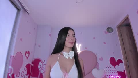 Snapshot of skinny_linda chatting on March 12, 2025, 4:24 pm online show from March 12, 2025, 4:24 pm