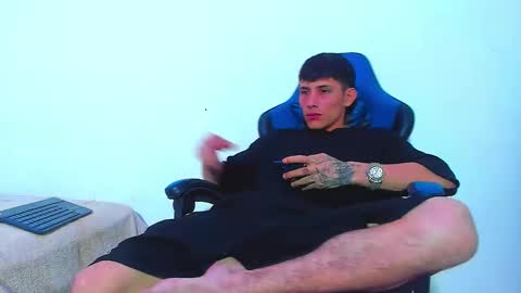 skinny marked online show from December 19, 2025, 11:45 pm