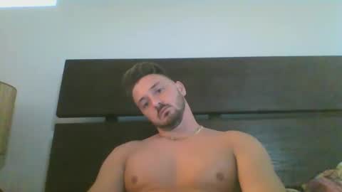 skinnyguylongdick1 online show from March 8, 2025, 12:33 am